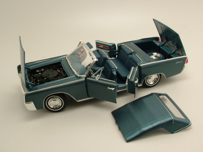 Lincoln Continental Convertible 1961 blau Modellauto 1:18 Lucky Die Cast