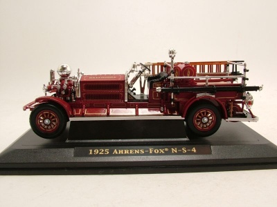 Ahrens Fox N-S-4 1925 Feuerwehr Modellauto 1:43 Lucky Die Cast