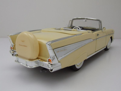 Chevrolet Bel Air Convertible 1957 gelb Modellauto 1:18 Lucky Die Cast