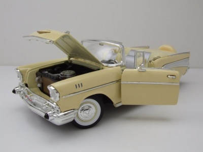 Chevrolet Bel Air Convertible 1957 hellgelb Modellauto 1:18 Lucky Die Cast