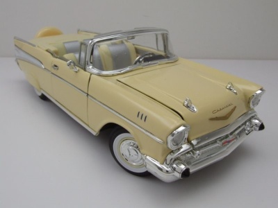 Chevrolet Bel Air Convertible 1957 hellgelb Modellauto 1:18 Lucky Die Cast