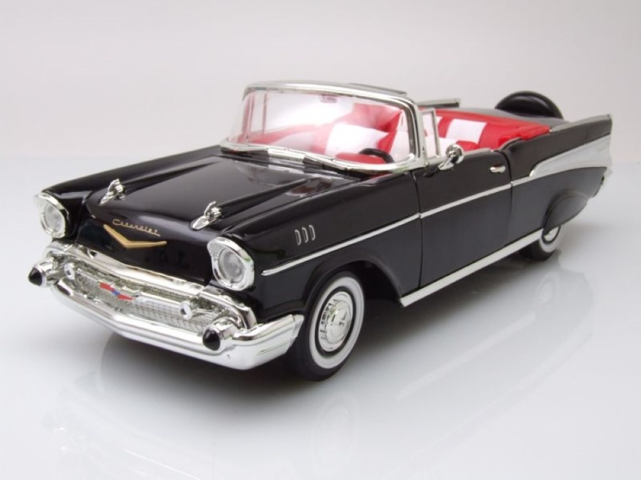 Chevrolet Bel Air Convertible 1957 schwarz Modellauto 1:18 Lucky Die Cast