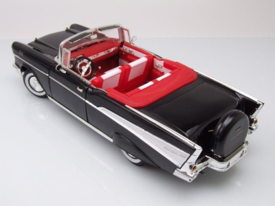 Chevrolet Bel Air Convertible 1957 schwarz Modellauto 1:18 Lucky Die Cast