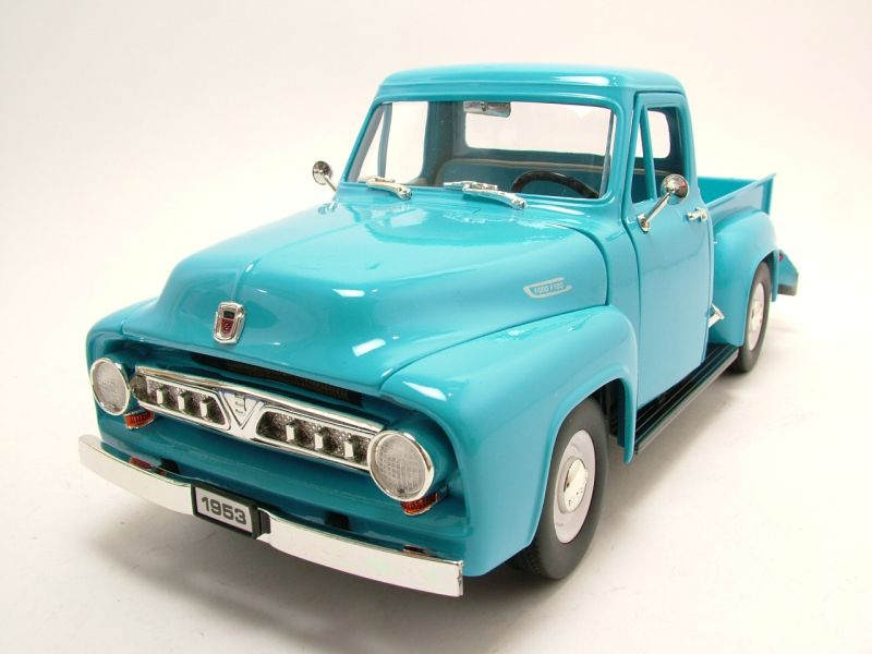 Ford F-100 Pick Up 1953 hellblau Modellauto 1:18 Lucky Die Cast