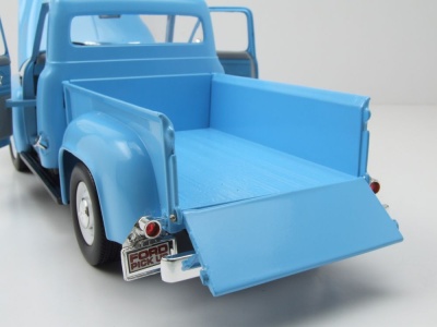 Ford F-100 Pick Up 1953 hellblau Modellauto 1:18 Lucky Die Cast