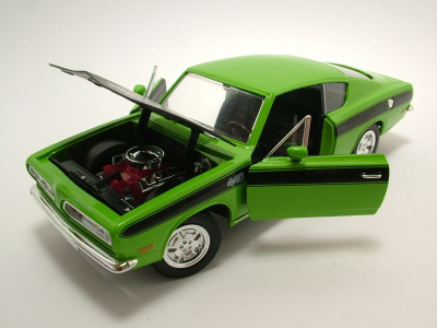 Plymouth Barracuda 1969 grün/schwarz Modellauto 1:18 Lucky Die Cast