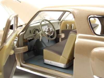 Studebaker Champion 1950 beige metallic Modellauto 1:18 Lucky Die Cast