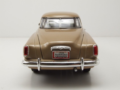 Studebaker Champion 1950 beige metallic Modellauto 1:18 Lucky Die Cast