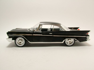 DeSoto Adventurer 1961 schwarz Modellauto 1:18 Lucky Die Cast