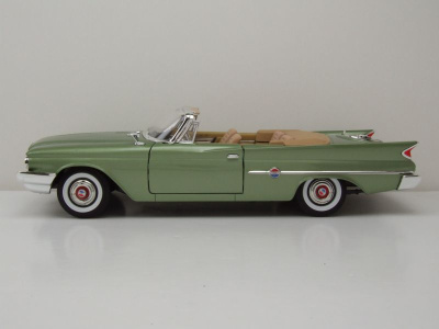 Chrysler 300F Convertible 1960 grün metallic Modellauto 1:18 Lucky Die Cast
