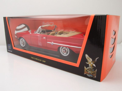 Chrysler 300F Convertible 1960 rot Modellauto 1:18 Lucky Die Cast