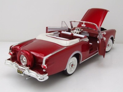 Packard Caribbean Convertible 1953 rot metallic Modellauto 1:18 Lucky Die Cast