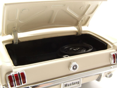 Ford Mustang Coupe 1964, 5 weiß Modellauto 1:18 Welly