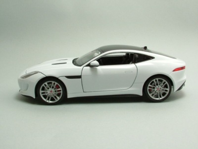 Jaguar F-Type Coupe 2014 weiß Modellauto 1:24 Welly