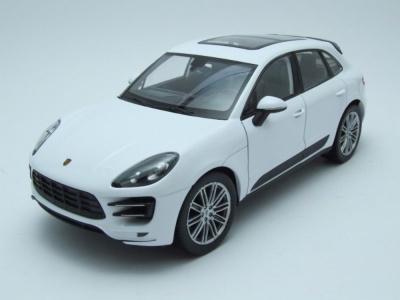 Porsche Macan Turbo 2014 weiß Modellauto 1:24 Welly