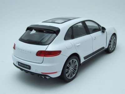 Porsche Macan Turbo 2014 weiß Modellauto 1:24 Welly