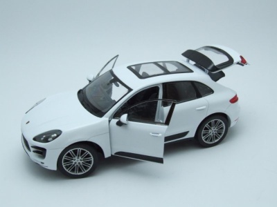 Porsche Macan Turbo 2014 weiß Modellauto 1:24 Welly