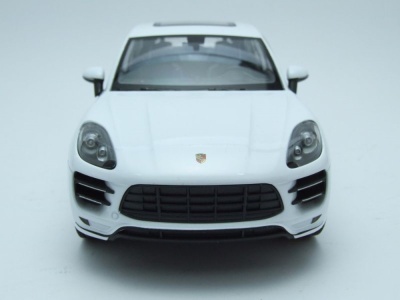 Porsche Macan Turbo 2014 weiß Modellauto 1:24 Welly