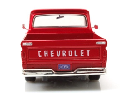 Chevrolet C-10 Fleetside Pick Up 1966 rot Modellauto 1:24 Motormax