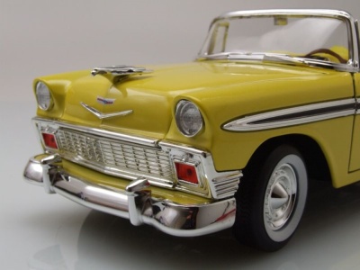 Chevrolet Bel Air Convertible 1956 gelb metallic schwarz Modellauto 1:18 Lucky Die Cast