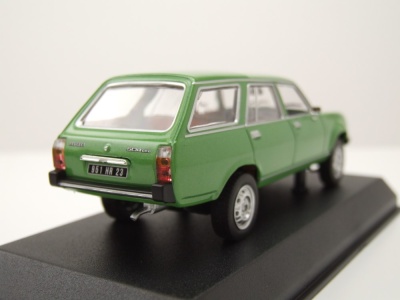 Peugeot 504 Break Dangel Kombi 1980 grün metallic Modellauto 1:43 Norev