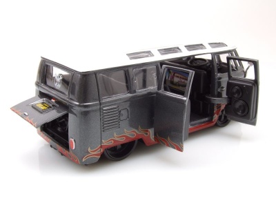 VW T1 Samba Bus grau metallic silber mit Flammen Modellauto 1:25 1:24 Maisto