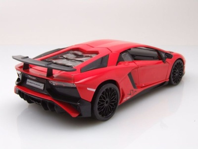 Lamborghini Aventador LP750-4 SV rot Modellauto 1:24 Bburago