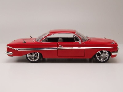 Chevrolet Impala 1961 rot Dom Fast & Furious 8 Modellauto 1:24 Jada Toys
