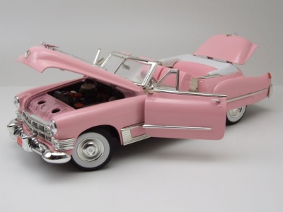 Cadillac Coupe De Ville Convertible 1949 rosa Modellauto 1:18 Lucky Die Cast