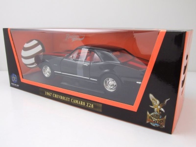 Chevrolet Camaro Z/28 1967 schwarz Modellauto 1:18 Lucky Die Cast