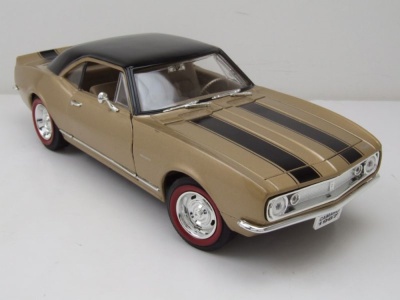 Chevrolet Camaro Z/28 1967 gold metallic Modellauto 1:18 Lucky Die Cast