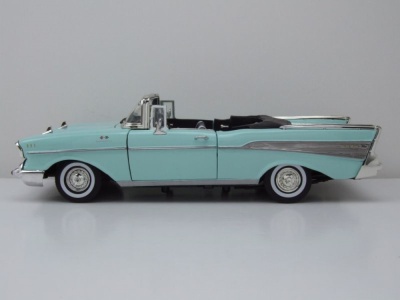 Chevrolet Bel Air Convertible 1957 hellgrün Modellauto 1:18 Motormax