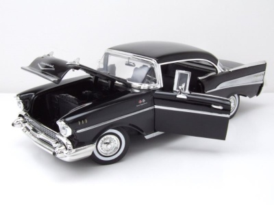 Chevrolet Bel Air Hardtop 1957 schwarz Modellauto 1:18 Motormax