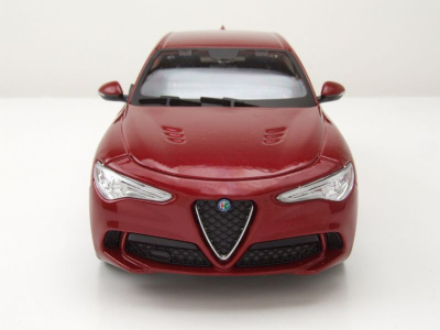 Alfa Romeo Stelvio 2017 rot metallic Modellauto 1:24 Bburago