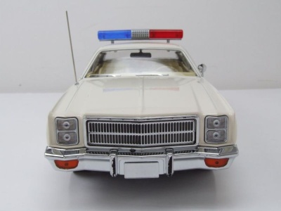 Plymouth Fury 1977 Hazzard County Sheriff beige Modellauto 1:18 Greenlight Collectibles