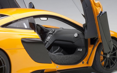 McLaren 675LT 2016 orange Modellauto 1:18 Autoart