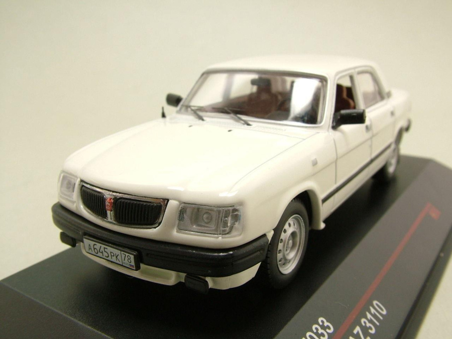GAZ 3110 1997 weiß Modellauto 1:43 IST Models