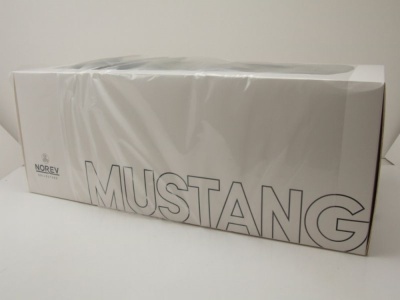 Ford Mustang GT Fastback 1968 grün metallic Modellauto 1:12 Norev