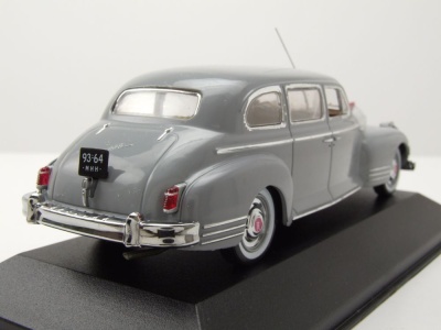 ZIS 110 1947 grau Modellauto 1:43 IST Models