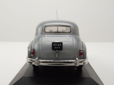 ZIS 110 1947 grau Modellauto 1:43 IST Models