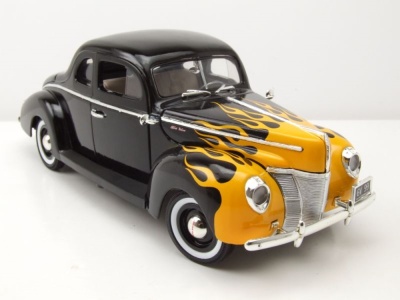 Ford Deluxe Coupe 1940 schwarz mit Flammen Modellauto 1:18 Motormax