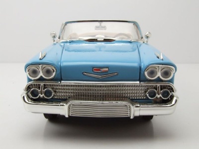 Chevrolet Impala Convertible 1958 hellblau Modellauto 1:18 Motormax