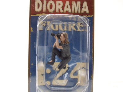 Figur Weekend Car Show 3 Frau mit Kamera für 1:24 Modelle American Diorama