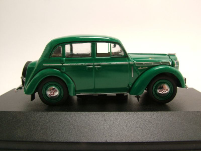 Moskwitch 401 1955 grün, Modellauto 1:43 / IST Models