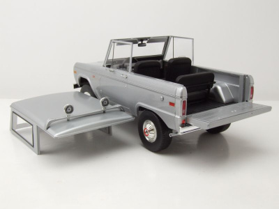 Ford Bronco 1970 silber SPEED Jack Travens Modellauto 1:18 Greenlight Collectibles