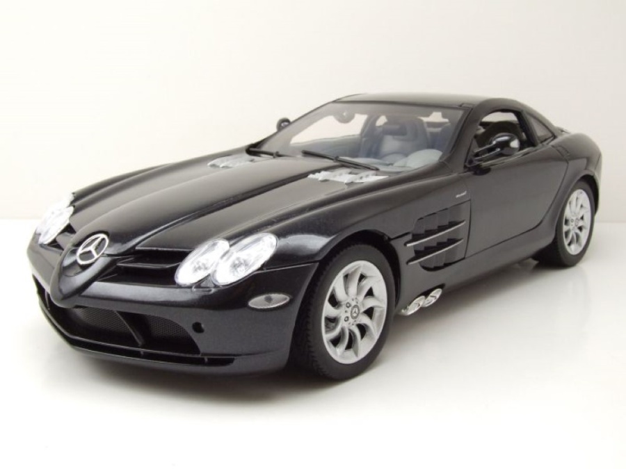 Mercedes SLR McLaren 2005 schwarz metallic Modellauto 1:12 Motormax