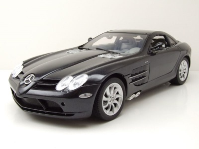 Mercedes SLR McLaren 2005 schwarz metallic Modellauto 1:12 Motormax