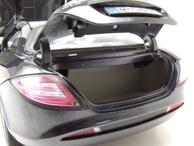 Mercedes SLR McLaren 2005 schwarz metallic Modellauto 1:12 Motormax