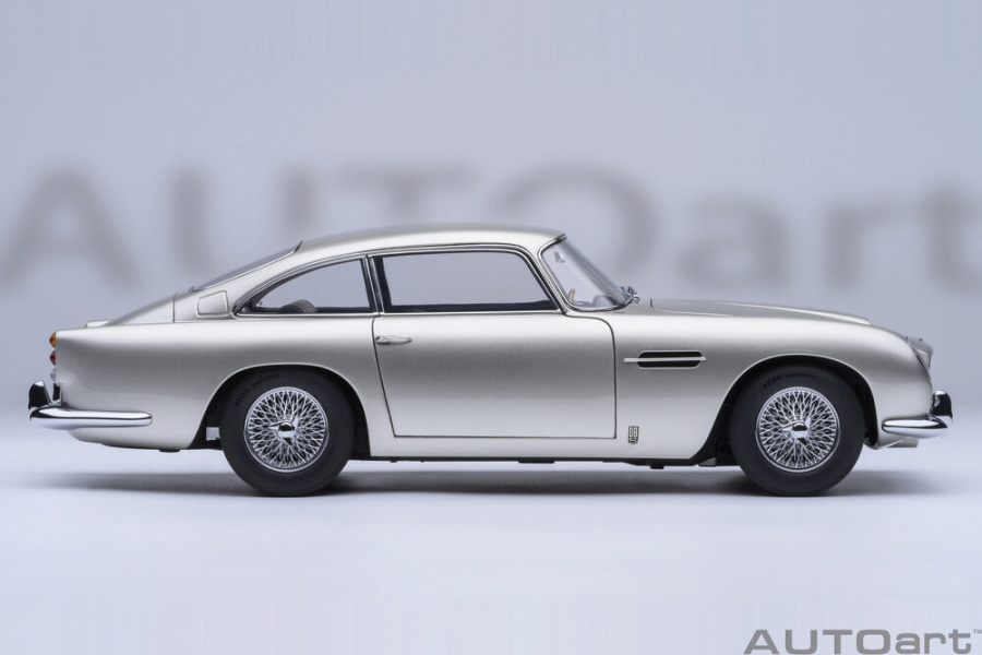 Modellauto Aston Martin DB5 1964 silber 1:18 Autoart bei
