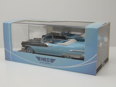 Pontiac Star Chief Convertible 1956 hellblau schwarz Modellauto 1:43 Neo Scale Models